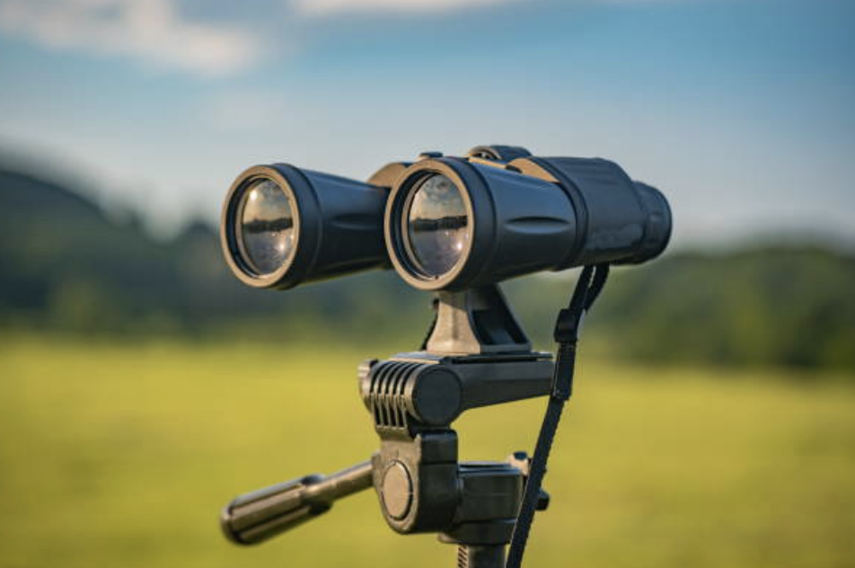 Binoculars on a tripod